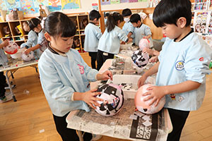 作品展　張り子の制作　Ａ