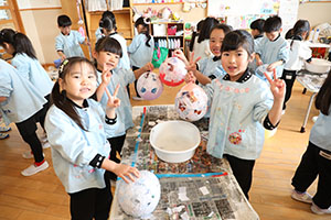 作品展　張り子の制作　Ａ