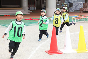 サッカー教室が開かれました　B・D