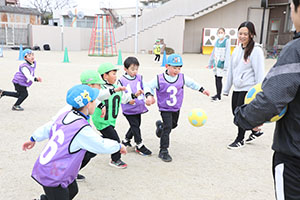 サッカー教室が開かれました　B・D