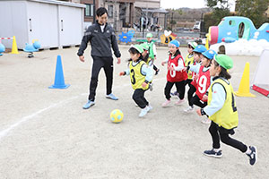 サッカー教室が開かれました　B・D