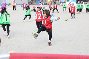 サッカー教室が開かれました　C