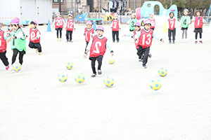 サッカー教室が開かれました　C