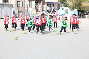 サッカー教室が開かれました　C