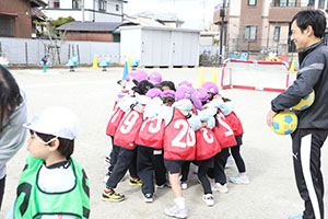 サッカー教室が開かれました　C