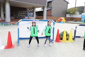 サッカー教室が開かれました　C