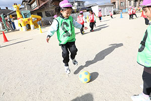 サッカー教室が開かれました　C