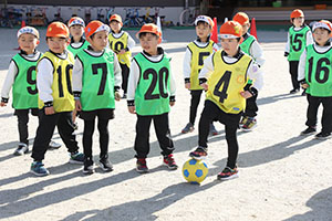 サッカー教室が開かれました　A・E