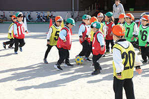 サッカー教室が開かれました　A・E