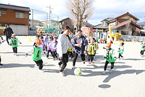 サッカー教室が開かれました　A・E