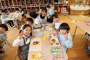 ホットケーキパーティ　　ひまわり・たんぽぽ・すみれ