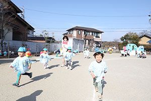 作品展の制作活動とマラソンの様子　ぺんぎん