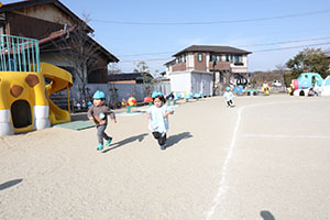 作品展の制作活動とマラソンの様子　ぺんぎん