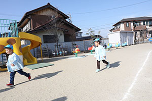 作品展の制作活動とマラソンの様子　ぺんぎん