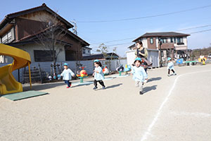 作品展の制作活動とマラソンの様子　ぺんぎん