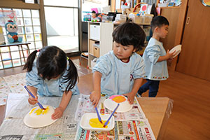 作品展の制作活動とマラソンの様子　ぺんぎん