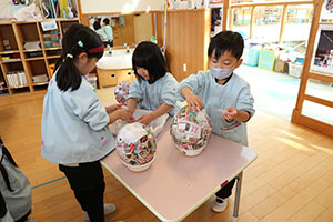 張り子の制作　すみれ