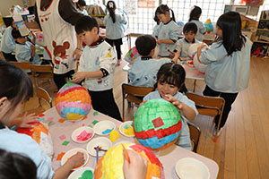 張り子の制作　D