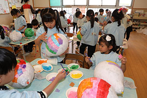 張り子の制作　D