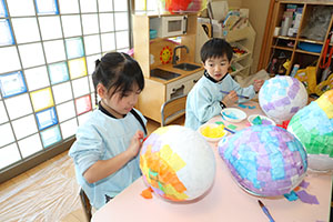 張り子の制作　D