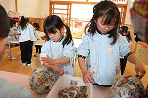 張り子の制作　ばら