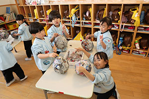 張り子の制作　ばら