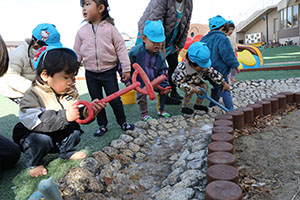 氷をみつけたよ　ぺんぎん