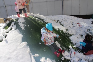 雪遊びたのしかったね⛄　2歳児クラス　