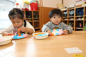 作品展の制作活動　ひよこ