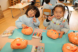 作品展の制作活動　きりん