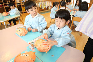 作品展の制作活動　きりん