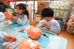 作品展の制作活動　きりん