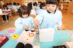 作品展の制作活動　きりん