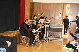 1月生まれの誕生会「ブラックシアター」　NO．1