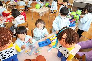 作品展の制作活動　すみれ