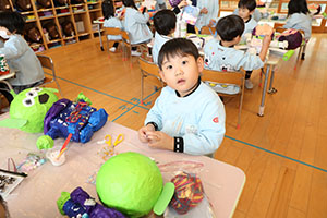 作品展の制作活動　すみれ