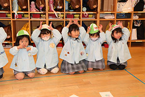 カルタとり楽しかったね　りす・ことり