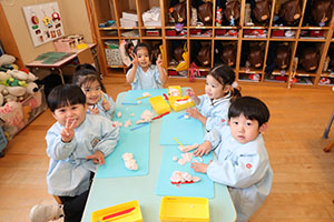 作品展の制作活動　きりん