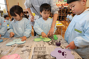 作品展の制作活動　きりん