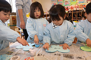 作品展の制作活動　きりん