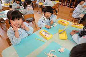 作品展の制作活動　きりん