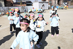 節分　みんなで豆まきをしました　全園児　　NO．2