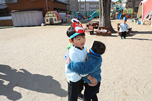 節分　みんなで豆まきをしました　全園児　　NO．2