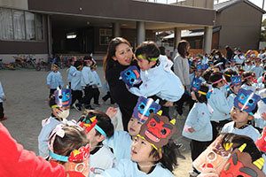 節分　みんなで豆まきをしました　全園児　　NO．2