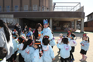 節分　みんなで豆まきをしました　全園児　　NO．2