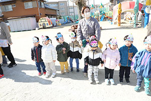 節分　みんなで豆まきをしました　全園児　　NO．1