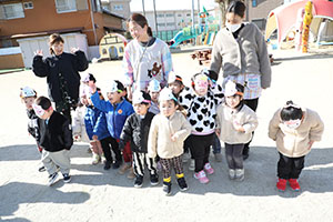 節分　みんなで豆まきをしました　全園児　　NO．1