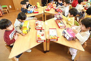 作品展の制作活動　ひよこ