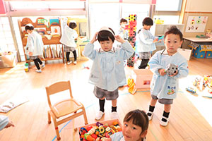 作品展のかんばんの制作　りす・きりん