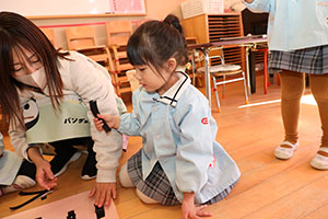 作品展のかんばんの制作　りす・きりん